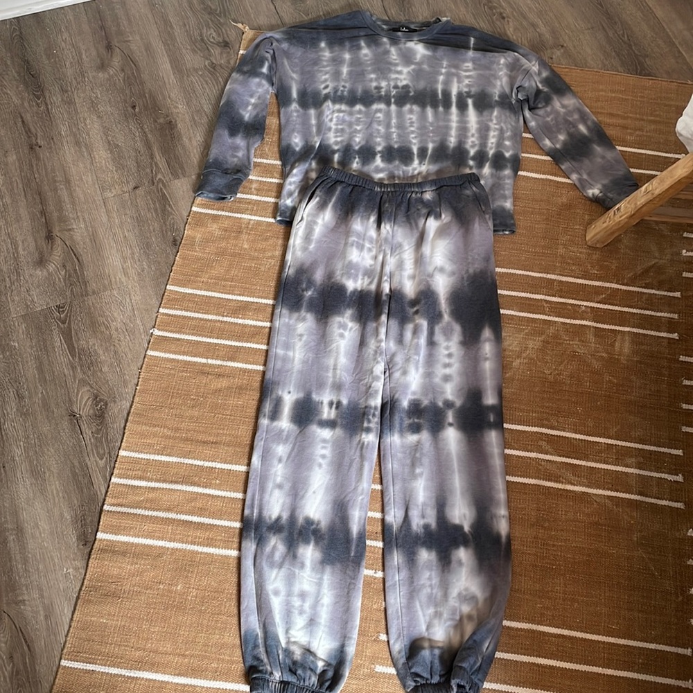 LuLus tie-dye matching lounge set, NWT